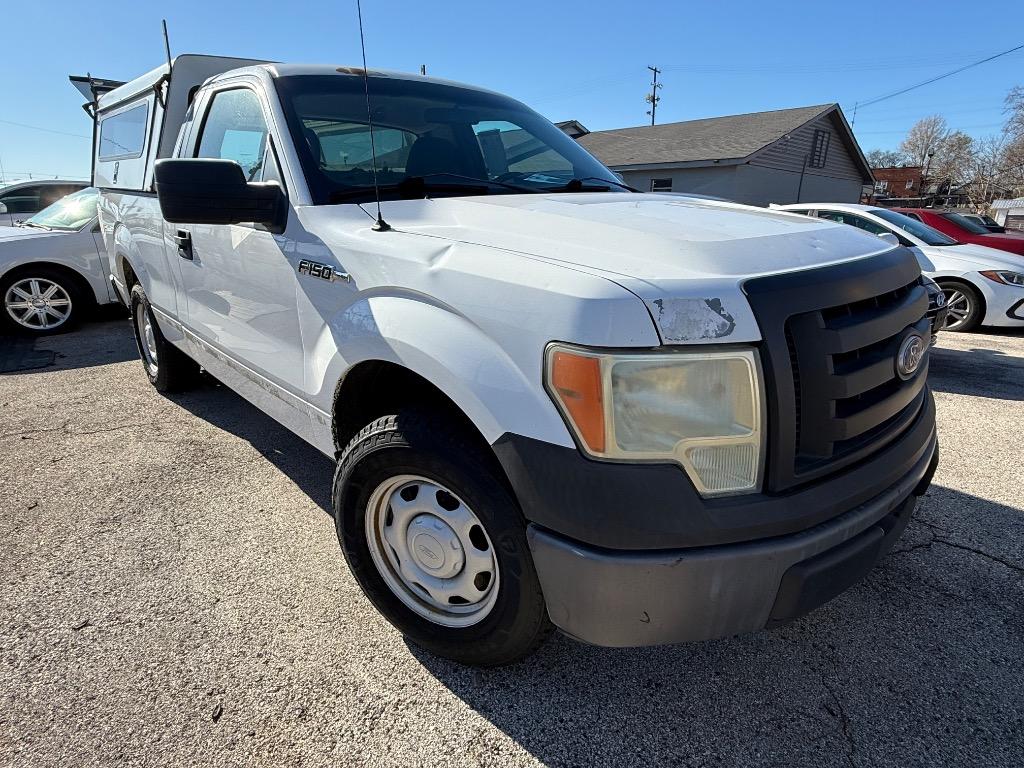 2010 Ford F-150 XL's photo