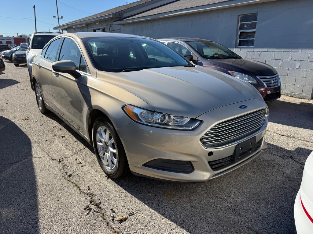 2016 Ford Fusion S's photo