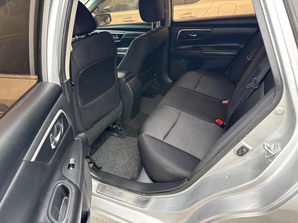2016 Nissan Altima SR - Photo 6